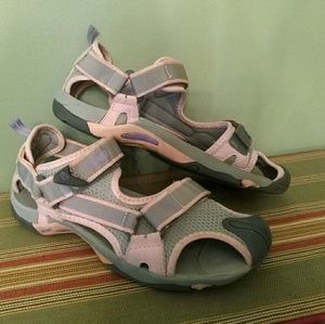 TEVA Big Girls sandals size 6.0
